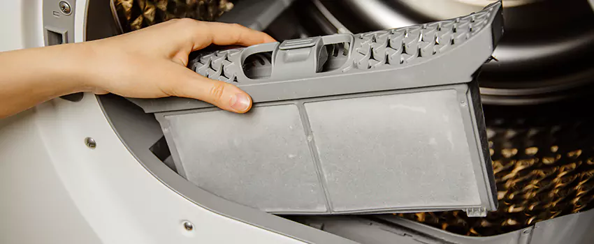 Signs Of A Clogged Dryer Lint Trap in Farmingville, New York
